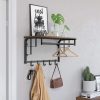 Loft fa polc ruhafogasokkal